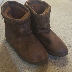 NWT Booties Size 8